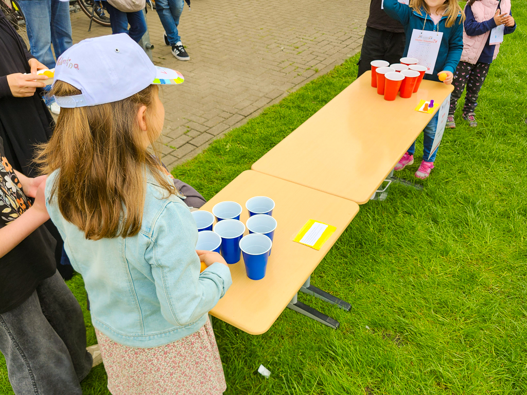 Wer trifft die meisten Becher?